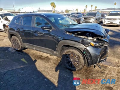 Czwarte zdjęcie samochodu z boku: 2025 MAZDA CX-50 PREFERRED VIN:7MMVAABW5SN121221 - miniatura