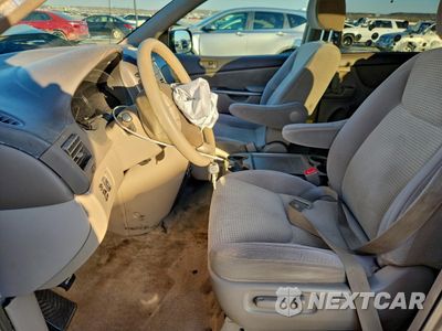 Zdjęcie 7 z 14 samochodu: 2010 TOYOTA SIENNA CE VIN:5TDKK4CC5AS294994 - miniatura