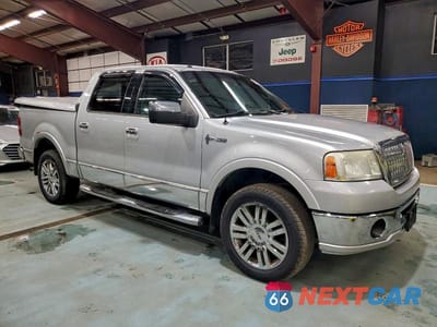 Czwarte zdjęcie samochodu z boku: 2007 LINCOLN MARK LT VIN:5LTPW18507FJ12241 - miniatura