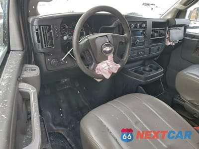 Zdjęcie 8 z 13 samochodu: 2017 CHEVROLET EXPRESS G2500 LS VIN:1GAWGEFG7H1116933 - miniatura