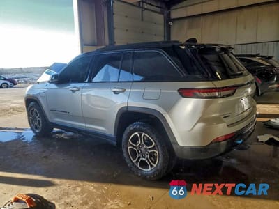 Drugie zdjęcie samochodu z przodu: 2022 JEEP GRAND CHEROKEE TRAILHAWK 4XE VIN:1C4RJYC65N8747850 - miniatura
