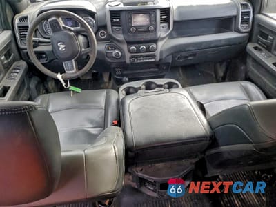 Zdjęcie 8 z 13 samochodu: 2021 RAM 3500 UTILITY / SERVICE TRUCK VIN:3C7WRTCJ9MG593531 - miniatura