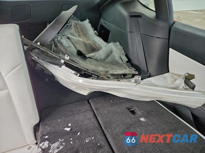 Zdjęcie 13 z 14 samochodu: 2021 TESLA MODEL Y VIN:5YJYGDEE7MF089101 - miniatura