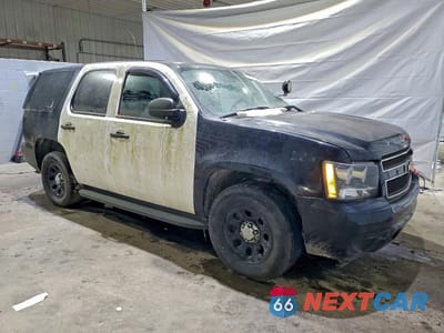 Czwarte zdjęcie samochodu z boku: 2013 CHEVROLET TAHOE POLICE VIN:1GNLC2E02DR331762 - miniatura