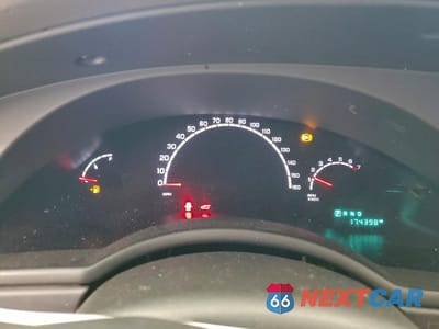 Zdjęcie 9 z 15 samochodu: 2005 CHRYSLER PACIFICA VIN:2C4GM48L95R556653 - miniatura