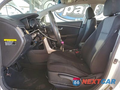 Zdjęcie 7 z 12 samochodu: 2017 HYUNDAI ELANTRA GT VIN:KMHD35LH7HU381529 - miniatura