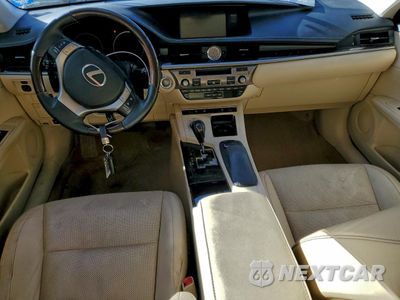 Zdjęcie 8 z 12 samochodu: 2013 LEXUS ES 350 VIN:JTHBK1GG8D2057132 - miniatura