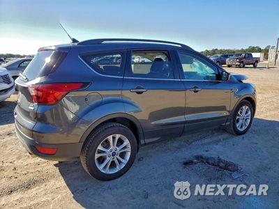 Trzecie zdjęcie samochodu z tyłu: 2019 FORD ESCAPE SEL VIN:1FMCU0HDXKUA75272 - miniatura