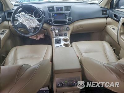 Zdjęcie 8 z 13 samochodu: 2013 TOYOTA HIGHLANDER BASE VIN:5TDZK3EH7DS104523 - miniatura