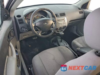 Zdjęcie 8 z 12 samochodu: 2005 FORD FOCUS ZX3 VIN:3FAFP31N65R144070 - miniatura