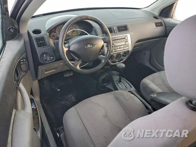 Zdjęcie 8 z 12 samochodu: 2005 FORD FOCUS ZX3 VIN:3FAFP31N65R144070 - miniatura