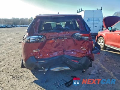 Zdjęcie 6 z 12 samochodu: 2024 TOYOTA RAV4 XLE VIN:JTMRWRFV7RD230458 - miniatura