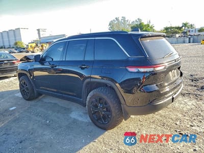 Drugie zdjęcie samochodu z przodu: 2023 JEEP GRAND CHEROKEE LIMITED VIN:1C4RJGBG7PC576524 - miniatura