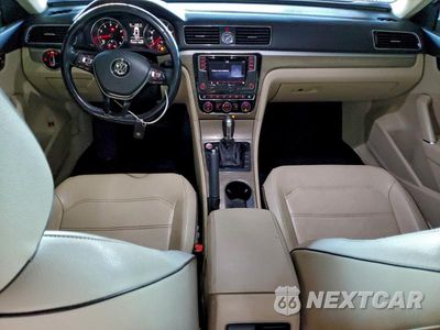 Zdjęcie 15 z 24 samochodu: 2017 VOLKSWAGEN PASSAT SE VIN:1VWBT7A37HC076923 - miniatura
