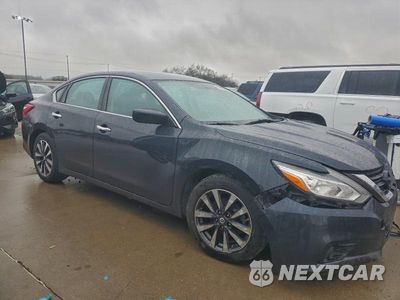 Czwarte zdjęcie samochodu z boku: 2017 NISSAN ALTIMA 2.5 VIN:1N4AL3AP0HC221316 - miniatura