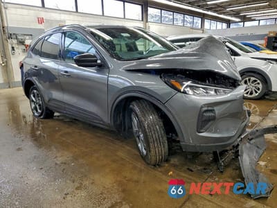 Czwarte zdjęcie samochodu z boku: 2025 FORD ESCAPE ST LINE VIN:1FMCU9MN4SUB31127 - miniatura