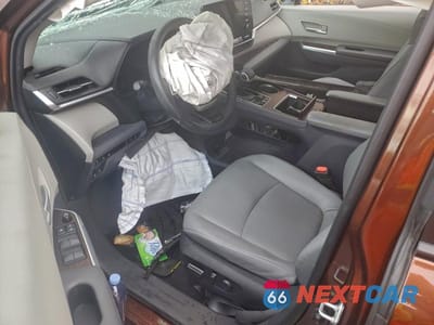 Zdjęcie 8 z 13 samochodu: 2023 TOYOTA SIENNA XLE VIN:5TDJSKFC3PS103772 - miniatura