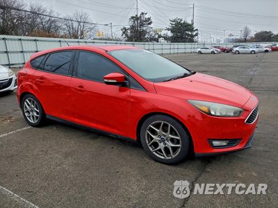Czwarte zdjęcie samochodu z boku: 2015 FORD FOCUS SE VIN:1FADP3K26FL215411 - miniatura