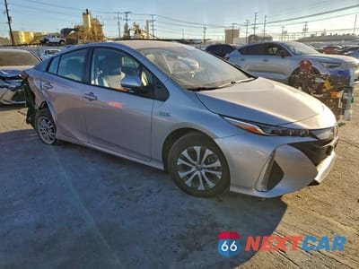 Czwarte zdjęcie samochodu z boku: 2022 TOYOTA PRIUS PRIME LE VIN:JTDKAMFP3N3213645 - miniatura