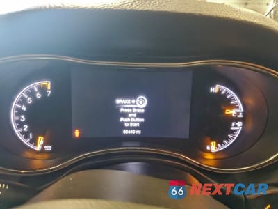 Zdjęcie 9 z 14 samochodu: 2020 JEEP GRAND CHEROKEE LAREDO VIN:1C4RJFAGXLC420967 - miniatura