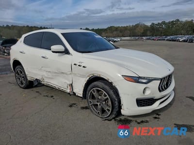Czwarte zdjęcie samochodu z boku: 2022 MASERATI LEVANTE BASE VIN:ZN661XUA1NX389117 - miniatura