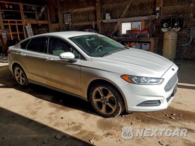 Czwarte zdjęcie samochodu z boku: 2014 FORD FUSION S VIN:1FA6P0G77E5375022 - miniatura