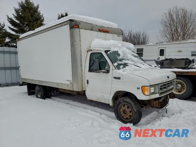 Czwarte zdjęcie samochodu z boku: 2000 FORD ECONOLINE E350 SUPER DUTY CUTAWAY VAN VIN:1FDWE35S2YHA95550 - miniatura