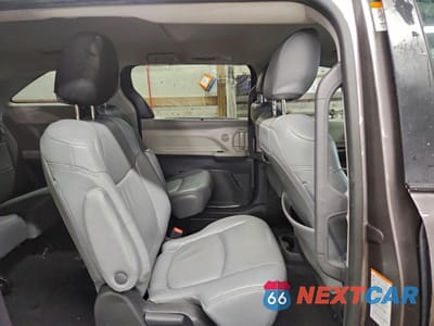 Zdjęcie 11 z 16 samochodu: 2022 TOYOTA SIENNA LE VIN:5TDKSKFC6NS049840 - miniatura