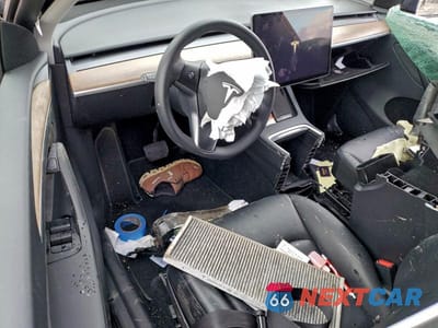 Zdjęcie 8 z 11 samochodu: 2023 TESLA MODEL Y VIN:7SAYGDEE1PA135655 - miniatura