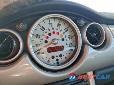 Zdjęcie 9 z 11 samochodu: 2003 MINI COOPER VIN:WMWRC33423TE19873 - miniatura