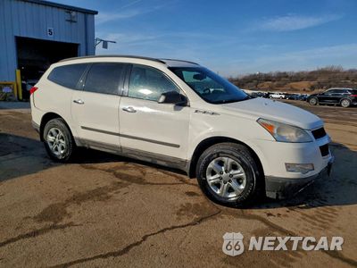 Czwarte zdjęcie samochodu z boku: 2011 CHEVROLET TRAVERSE LS VIN:1GNKREED7BJ266143 - miniatura