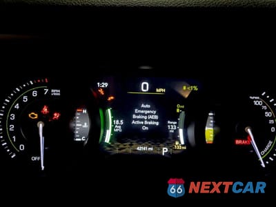 Zdjęcie 9 z 12 samochodu: 2024 JEEP WRANGLER 4XE VIN:1C4RJXN64RW168258 - miniatura