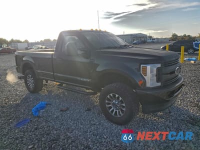 Czwarte zdjęcie samochodu z boku: 2019 FORD F250 SUPER DUTY VIN:1FTBF2BT1KEF99880 - miniatura