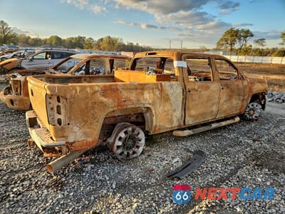 Trzecie zdjęcie samochodu z tyłu: 2018 GMC SIERRA K2500 HEAVY DUTY VIN:1GT12REY4JF196329 - miniatura