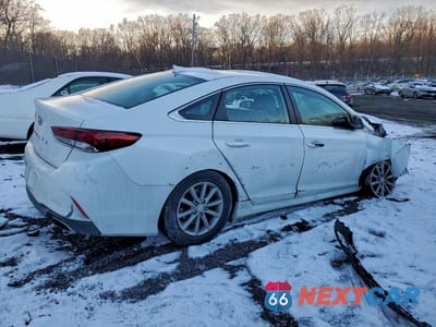Trzecie zdjęcie samochodu z tyłu: 2019 HYUNDAI SONATA SE VIN:5NPE24AF0KH820403 - miniatura