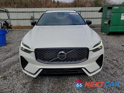 Piąte zdjęcie samochodu w środku: 2026 VOLVO XC60 PLUS VIN:YV4M12RC1T1329681 - miniatura