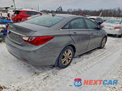 Trzecie zdjęcie samochodu z tyłu: 2013 HYUNDAI SONATA GLS VIN:5NPEB4ACXDH596047 - miniatura