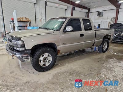2002 CHEVROLET SILVERADO K1500 2GCEK19T921330150 - główne zdjęcie licytacji z USA - miniatura