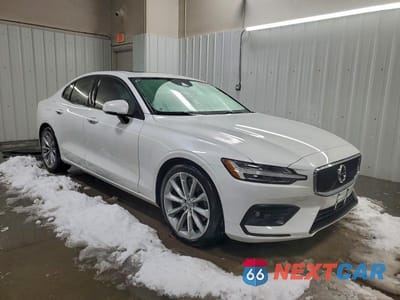 Czwarte zdjęcie samochodu z boku: 2021 VOLVO S60 T6 MOMENTUM VIN:7JRA22TK2MG092296 - miniatura