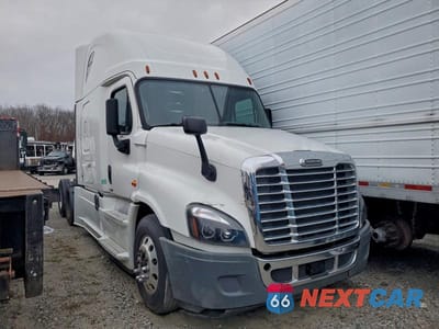 2018 FREIGHTLINER CASCADIA 125 SEMI TRUCK 3AKJGLDR7JSJH1217 - główne zdjęcie licytacji z USA - miniatura