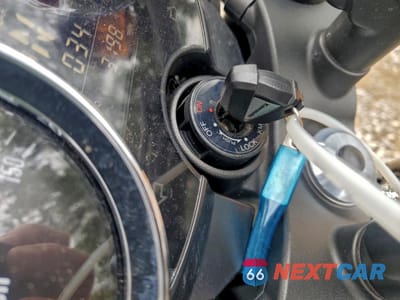 Zdjęcie 8 z 10 samochodu: 2020 KAWASAKI ZR900 VIN:JKAZR2E18LA007054 - miniatura