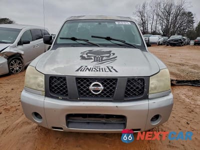 Piąte zdjęcie samochodu w środku: 2004 NISSAN TITAN XE VIN:1N6AA06A94N586379 - miniatura