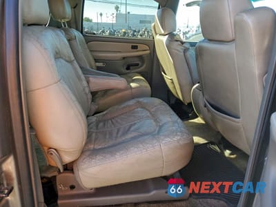 Zdjęcie 11 z 13 samochodu: 2001 CHEVROLET SUBURBAN VIN:3GNEC16T31G128368 - miniatura