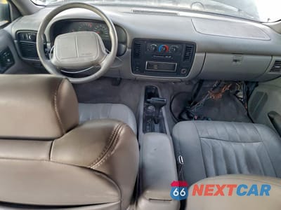 Zdjęcie 8 z 14 samochodu: 1996 CHEVROLET CAPRICE / IMPALA CLASSIC SS VIN:1G1BL52P2TR152927 - miniatura