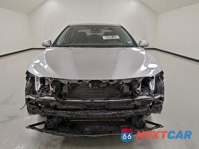 Piąte zdjęcie samochodu w środku: 2024 TOYOTA CAMRY SE VIN:4T1G11AK4RU918319 - miniatura
