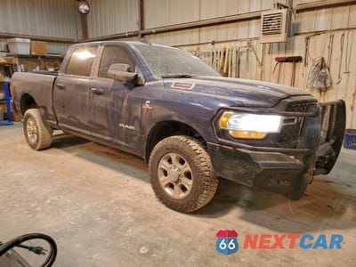 Czwarte zdjęcie samochodu z boku: 2024 RAM 2500 BIG HORN VIN:3C6UR5DL8RG296653 - miniatura