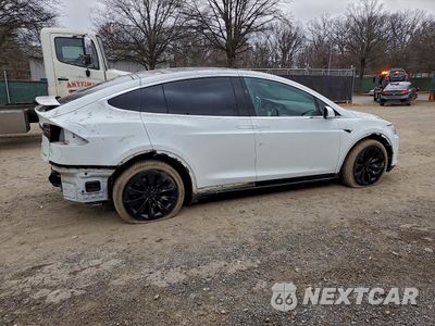 Trzecie zdjęcie samochodu z tyłu: 2018 TESLA MODEL X VIN:5YJXCBE28JF121101 - miniatura