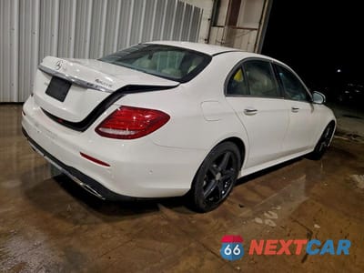 Trzecie zdjęcie samochodu z tyłu: 2017 MERCEDES-BENZ E 300 4MATIC VIN:WDDZF4KB7HA025467 - miniatura