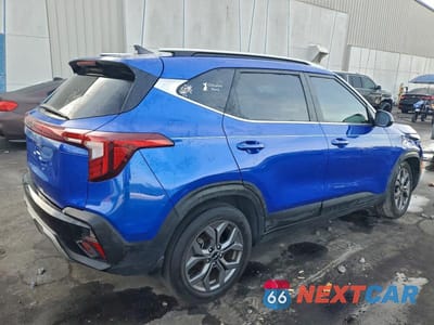 Trzecie zdjęcie samochodu z tyłu: 2024 KIA SELTOS S VIN:KNDEU2AA2R7640096 - miniatura