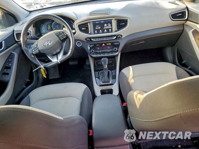 Zdjęcie 8 z 13 samochodu: 2018 HYUNDAI IONIQ SEL VIN:KMHC75LC2JU072125 - miniatura